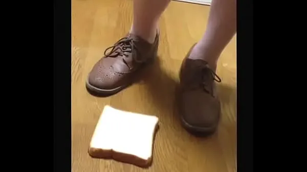 fetish】Bread food crush Sneaker Tabung hangat yang besar