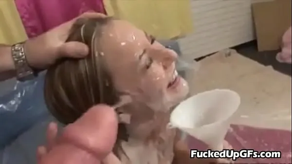 Suuri Massive Cocks gather for Facial on a Young Girl lämmin putki