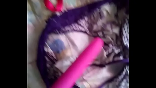 Μεγάλο I found her vibrator and my step cousin's thongs there is no one in the house ζεστό σωλήνα