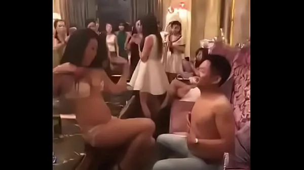 Sexy girl in Karaoke in Cambodia Tabung hangat yang besar