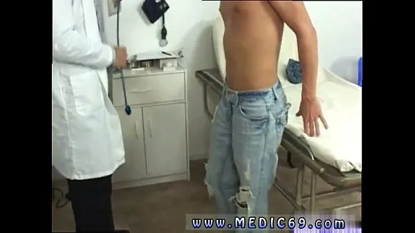 Suuri Teen boy sports physical gay Dr James began the exam by having me lämmin putki