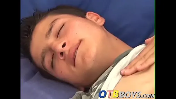 Büyük Latino twink cumming hard after masturbation sıcak Tüp