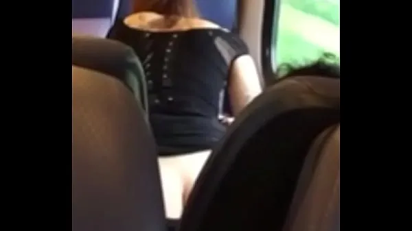 Gran Pareja teniendo sexo en un tren holandéstubo caliente