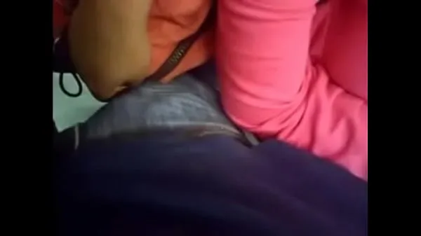 Lund (penis) caught by girl in bus أنبوب دافئ كبير