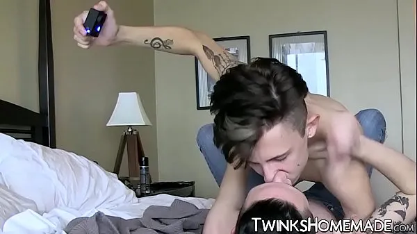 Μεγάλο Twinkie boys in homemade bum drilling ζεστό σωλήνα