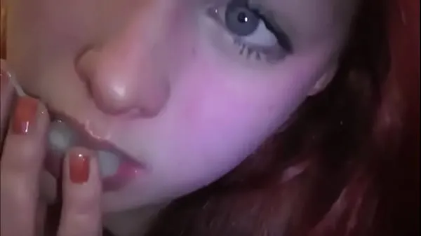 Married redhead playing with cum in her mouth أنبوب دافئ كبير