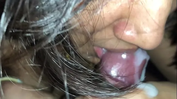 Grande Mulher indiana mais sexy closeup chupando pau com esperma na boca tubo quente