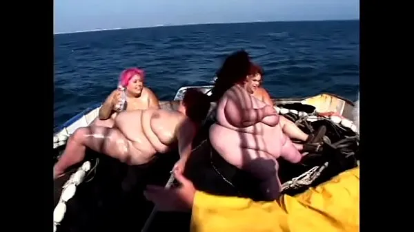 बड़ी Four dirty BBW lifeguards fuck each other on the deck with toys on the boat गर्म ट्यूब