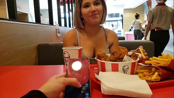 KFC public lush control and creampie in the bathroom Tabung hangat yang besar