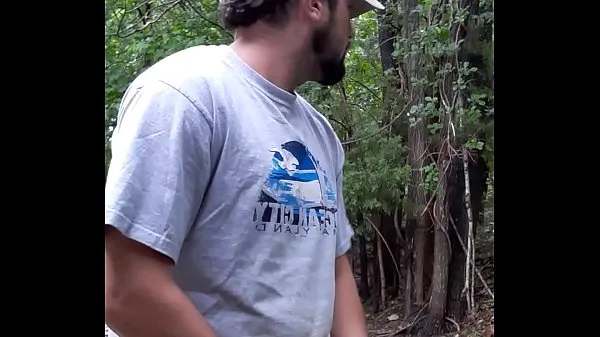 Gros Doux à dur, à l'extérieur, énorme bite. Jour de pluie tube chaud