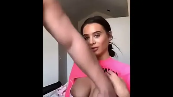 Grande Lana Rhoades fodendo rica em seu banheiro tubo quente