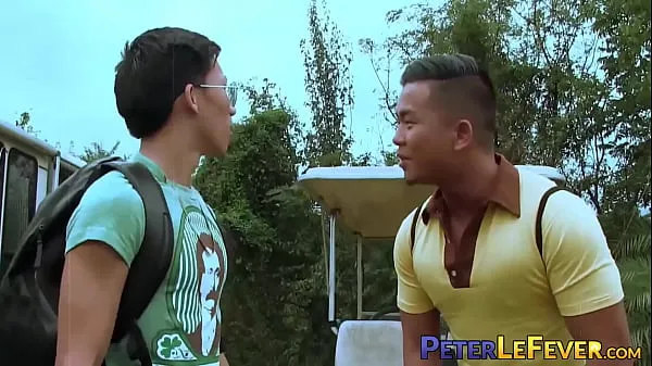 बड़ी Naughty Asian jock hardcore fucking his twink on the grass गर्म ट्यूब