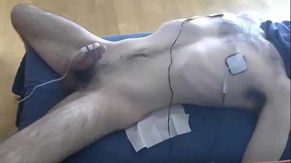 Male tied, edged with vibrator and nipple estim أنبوب دافئ كبير