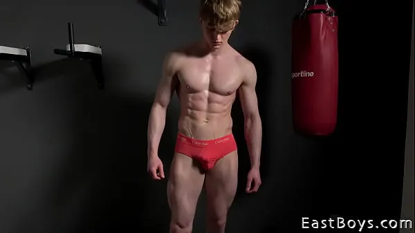 Big Casting - Perfect Muscular Boy warm Tube