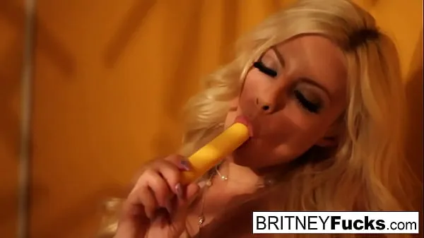 Grande Sexy blonde in a retro tease and solotubo caldo