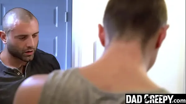 Suuri step Daddy Dominating His 's Butt Hole lämmin putki