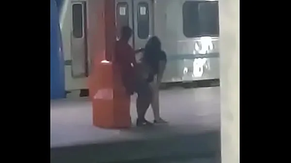 Gordinha sendo fodida na estação rj أنبوب دافئ كبير