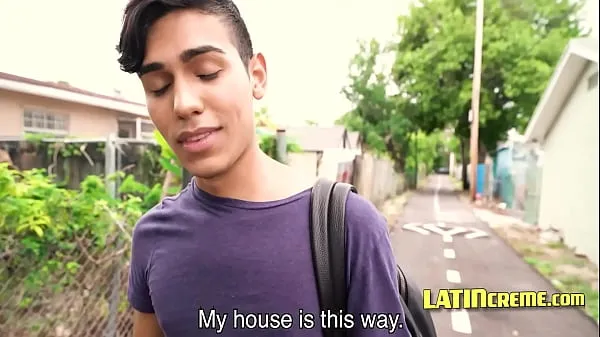 Latin Teen Goes Gay For Pay أنبوب دافئ كبير