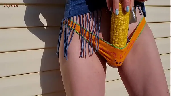 Suuri Corn is Good For My Stepsister's Pussy lämmin putki