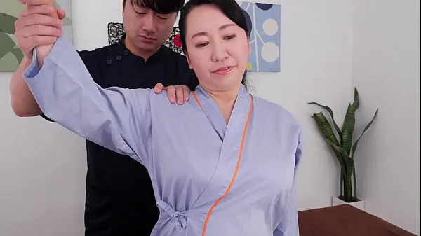 大きなA Big Boobs Chiropractic Clinic That Makes Aunts Go Crazy With Her Exquisite Breast Massage Yuko Ashikawa温かいチューブ