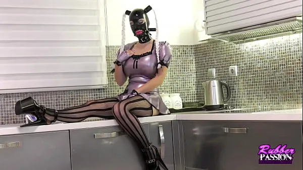 Stort Kitchen Latex Fuck Doll varmt rör