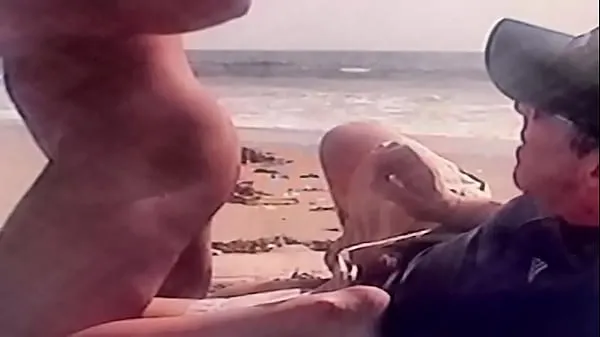 Gros Bareback sur la plage de Manhaton LA tube chaud