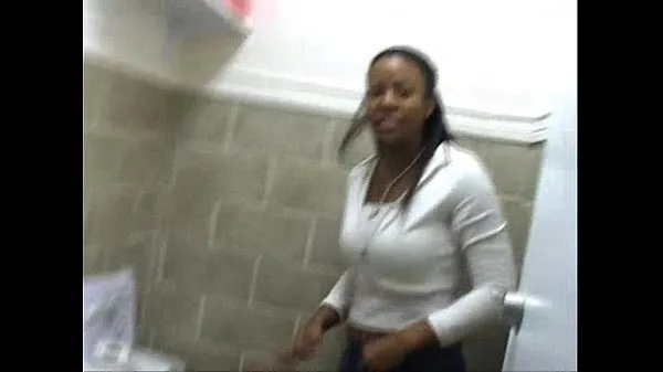 Stort A Few Ghetto Black Girls Peeing On Toilet varmt rör