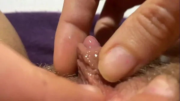 Veľká huge clit jerking orgasm extreme closeup teplá trubica