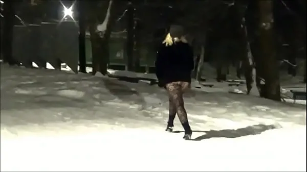 Duża New Year's Eve night walk in nylon tights without a skirt ciepła tuba