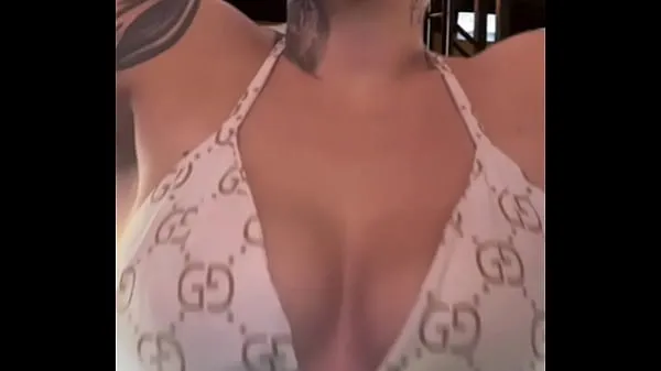 큰 Me at the gym in a transparent bra with the tops of my breasts hard and the males looking at me made me very horny! My wet pussy running down my legs 따뜻한 튜브