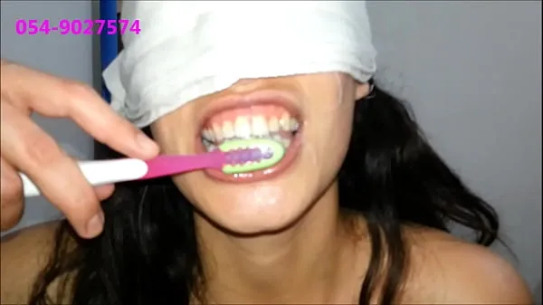 Stort Sharon From Tel-Aviv Brushes Her Teeth With Cum varmt rör